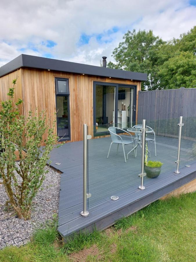 The Den - Modern Cabin With Wood Burning Stove Ludchurch 外观 照片